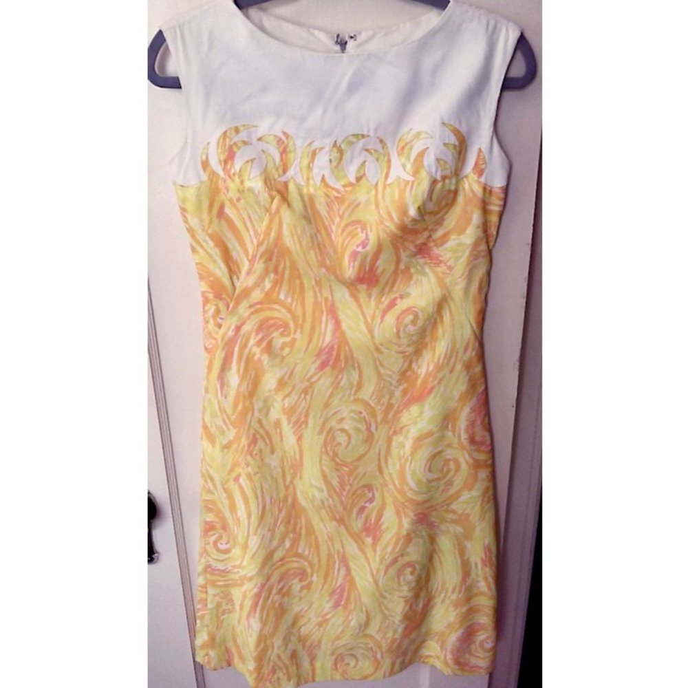 Stunning vintage flame print fitted cocktail dress